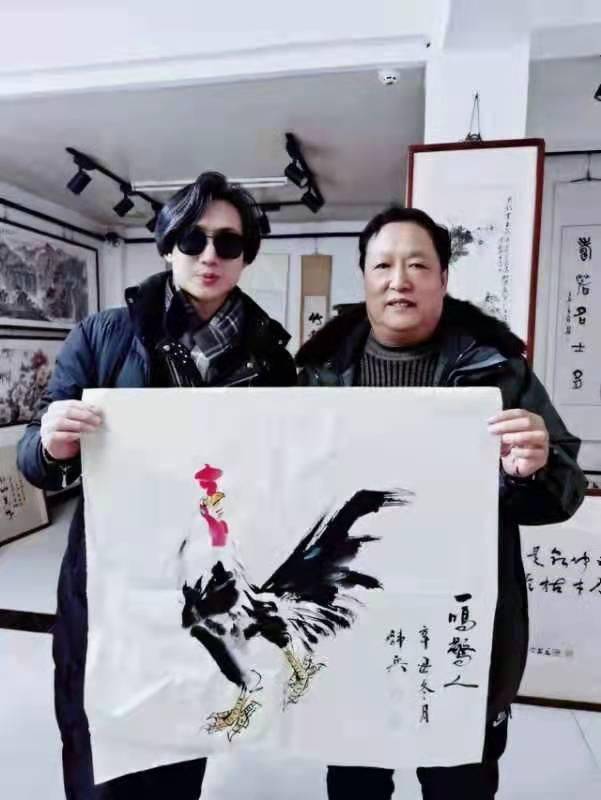 临行弄笔开境界过路金雕绕不停福星凯燕闻鸡鸣张世玉先生更是现场提诗