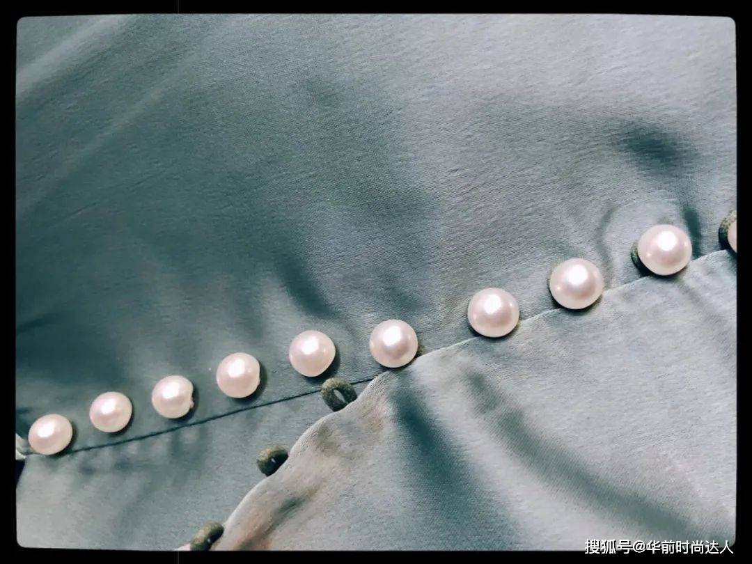 配饰 衣服在精不在多，熟记这4个高级套路，教你变身时髦精