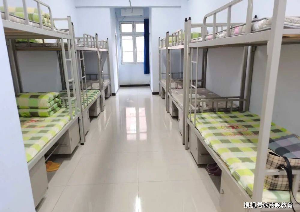衡水滨湖志臻全体教师做好开学前准备_宿舍_教室_工作