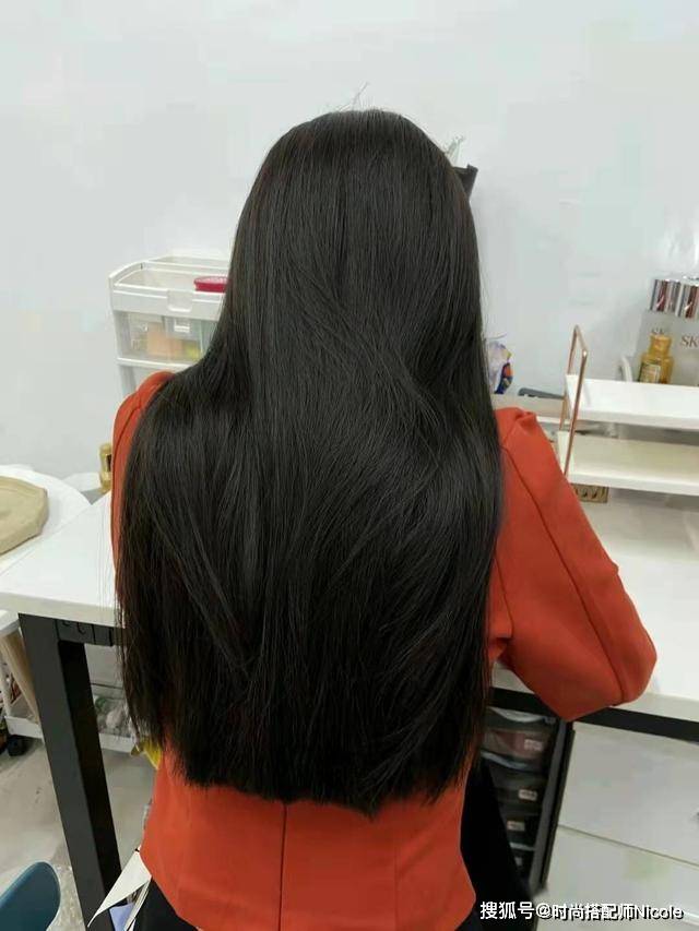 Nicole最近流行的倒叙洗头法：先涂护发素，再洗头，效果到底咋样？