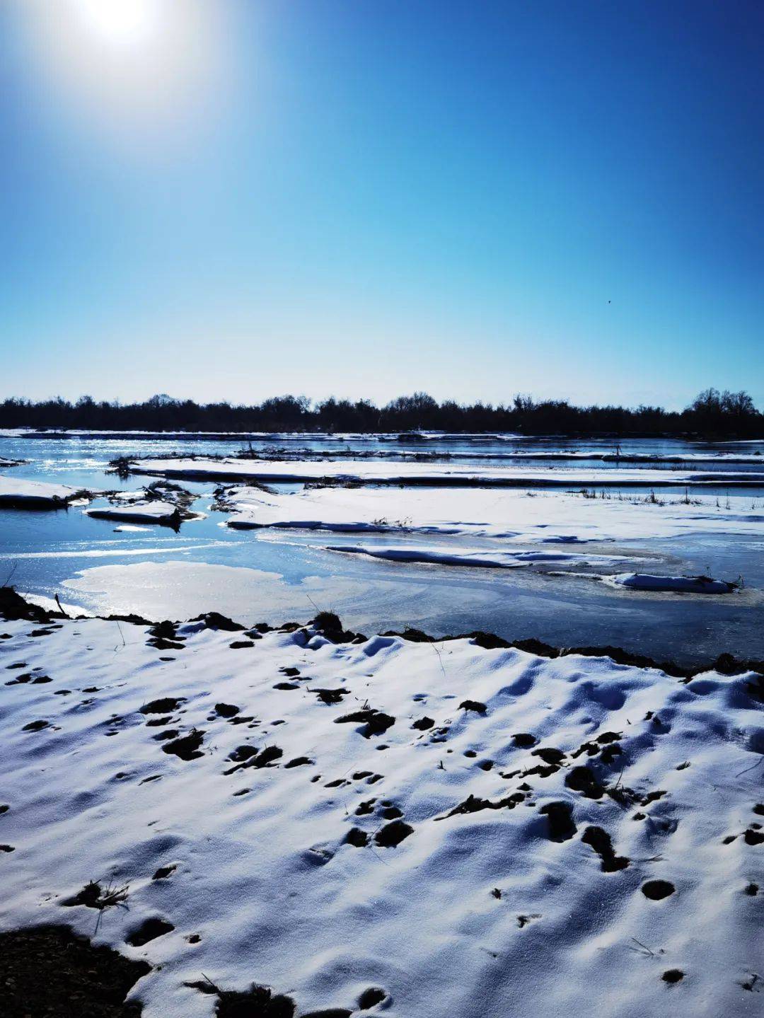 彩色伊宁冬天的伊犁河如此美丽