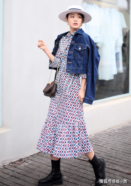 小白 尽量少穿小白鞋了,有些烂大街,看看这3双鞋子,时髦又洋气