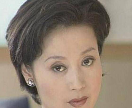 结婚19年仍未生娃,今63岁嘟嘴卖萌满满少女心_邬倩倩_尤小刚_时候