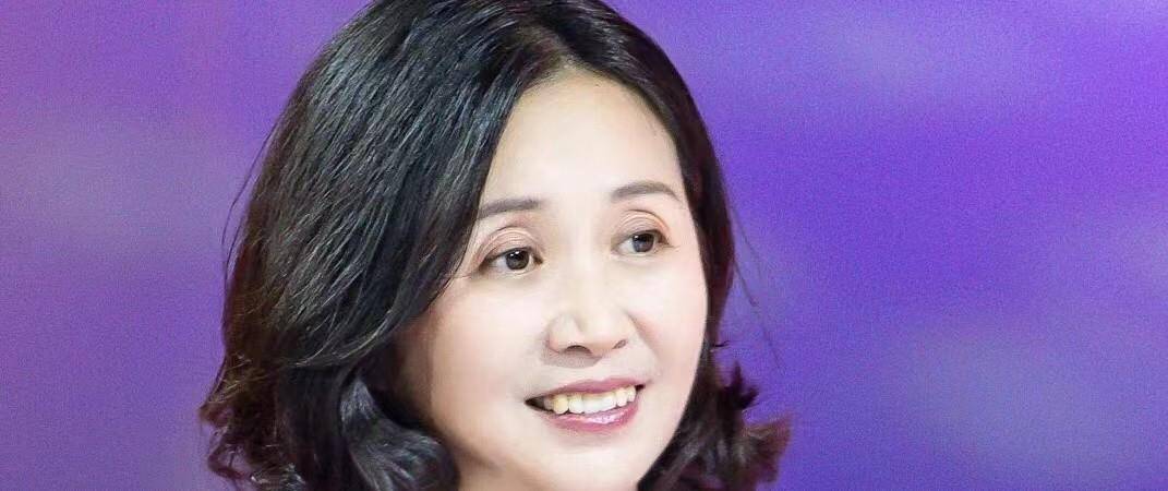 同学|“非诚勿扰”黄菡：倒追嫁同学，恩爱30年无，女儿比她还漂亮