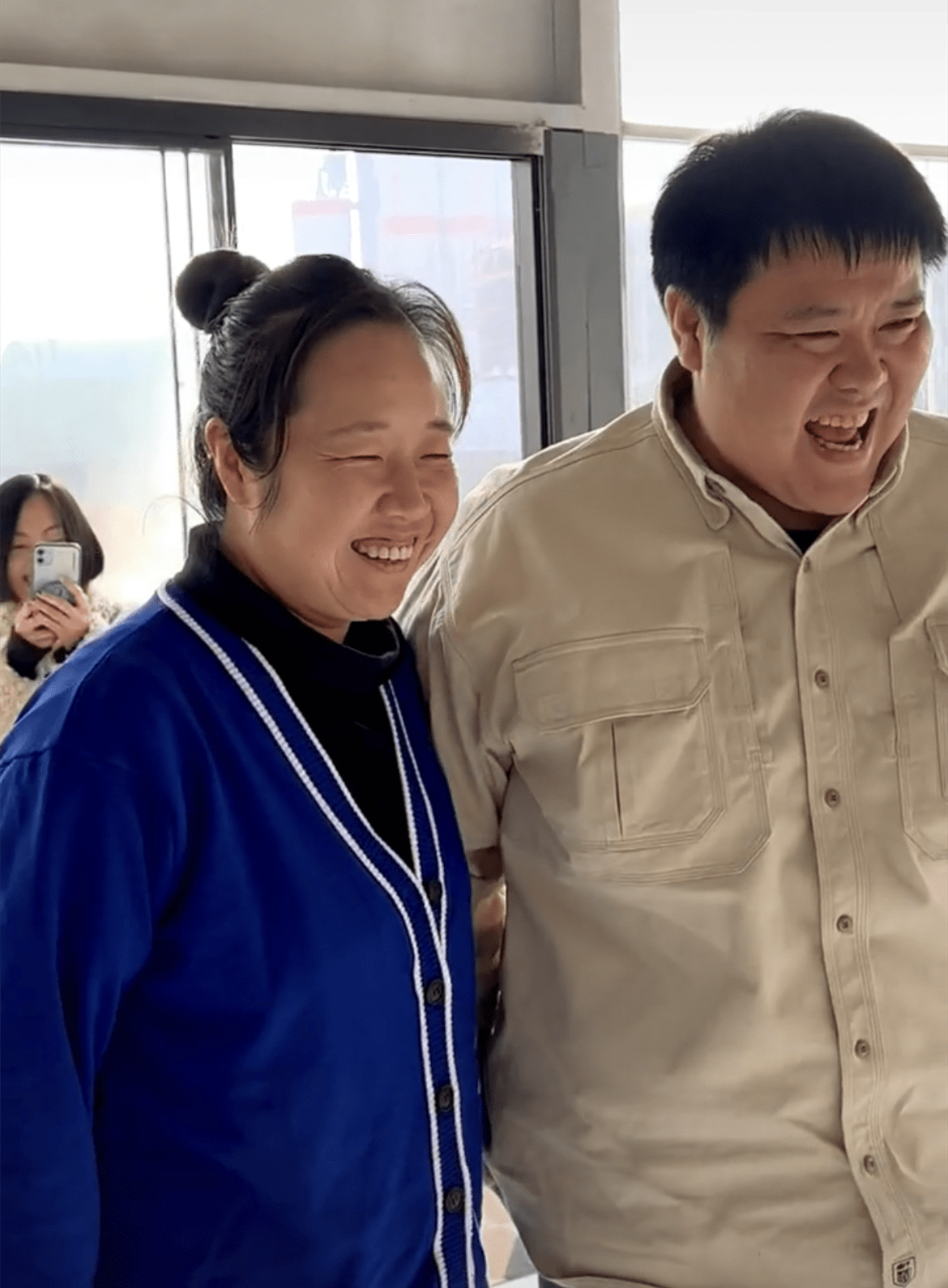 270斤与梁红庆结婚八周年!