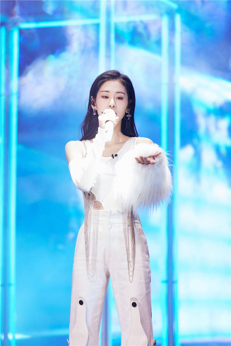 张楚为|从神奇植物园到未来宇宙，《闪光的乐队》用音乐多元呈现虚拟世界