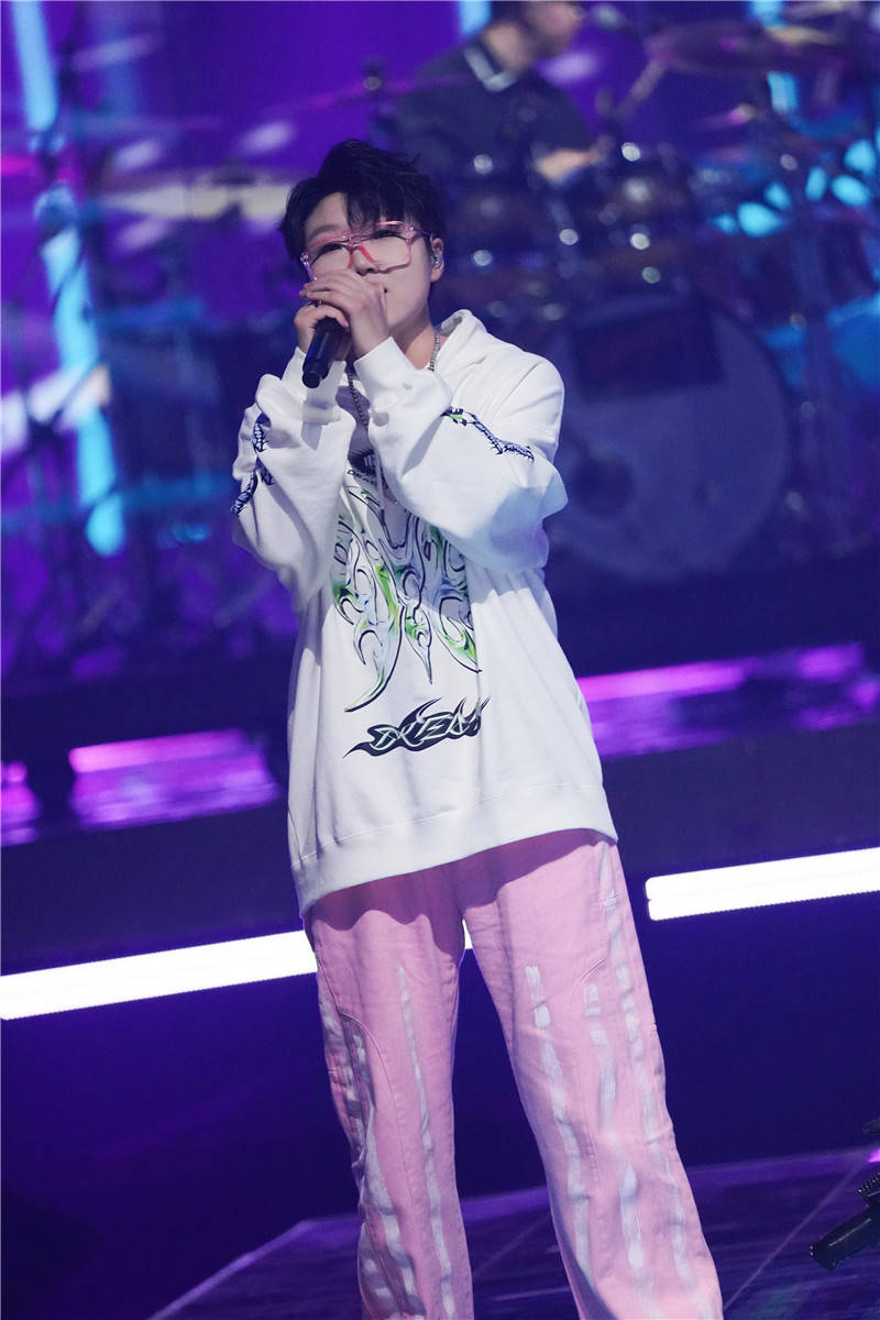 张楚为|从神奇植物园到未来宇宙，《闪光的乐队》用音乐多元呈现虚拟世界