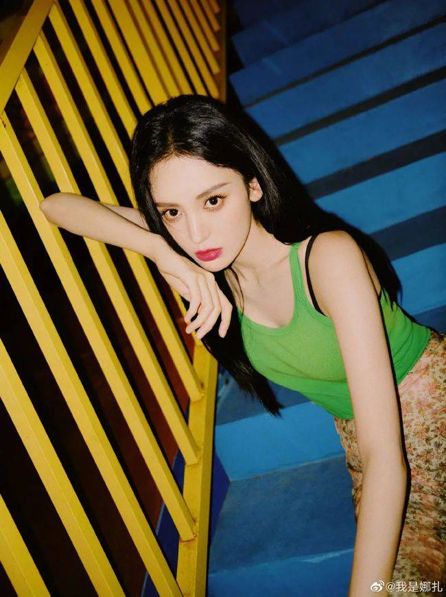 色调 做荆棘花园里的“绿”女郎，一秒心动