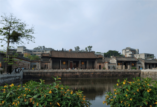 沙灣古鎮位於廣州市番禺區,這裡也是一個國家的4a級旅遊景區,這個