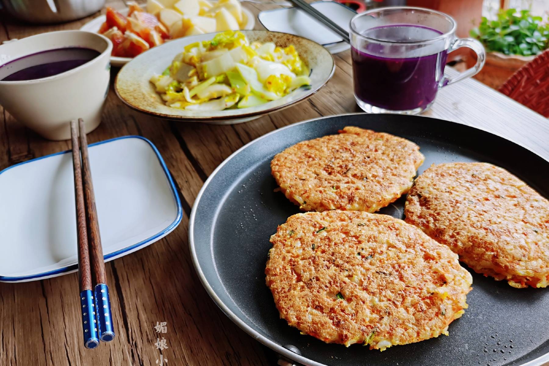 娃娃菜|两口子的极简早餐，10分钟做好，早餐饼外香里软好吃又营养