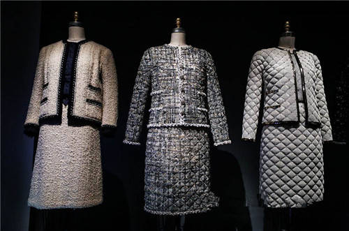 小香风衣服怎么搭配 小香风是什么风格_香奈儿_套装_chanel