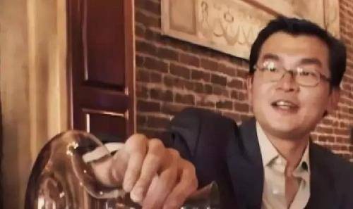 美国|一群美国富豪想救华裔小哥出狱,没有别的,就是他卖的假酒太好喝