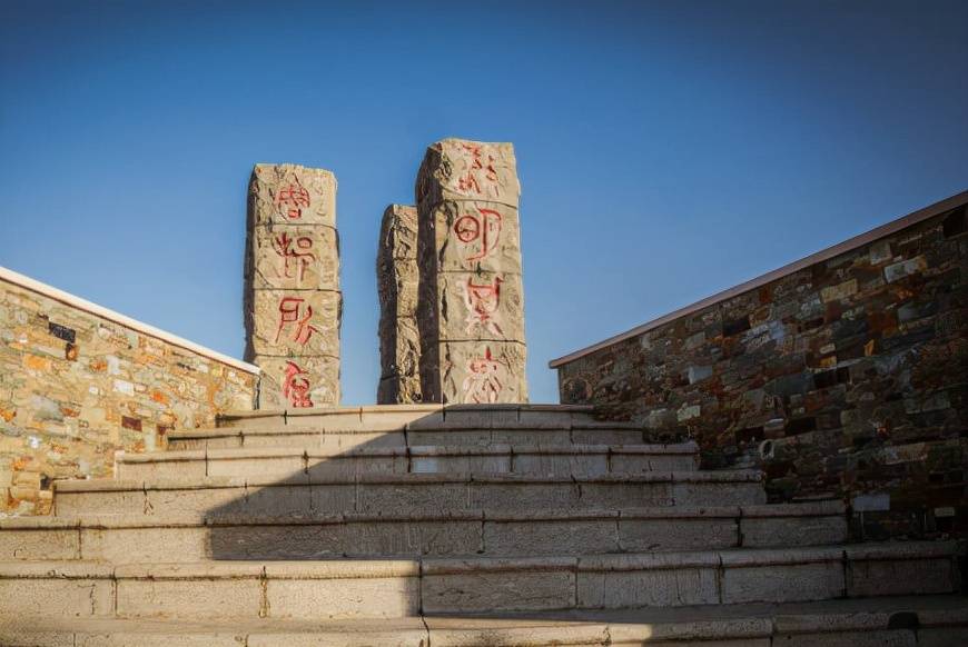 原创
鲁国故城有一个“辇路碑”,此碑为何一折两段,至今原因不清楚