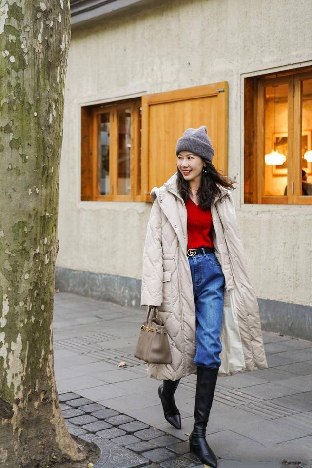 显得 女人就是要会打扮才出众,年底聚会,穿得精致有女人味更亮眼