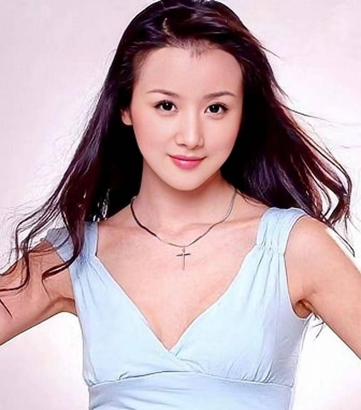 后遗症女明星为了变美，乱整鼻子留下的后遗症，至今悔恨终身