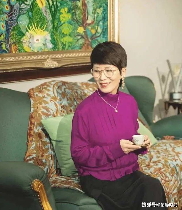 颜色 上了年纪的大妈,开春尽量别穿这3种衣服!廉价显老,拍照也很土