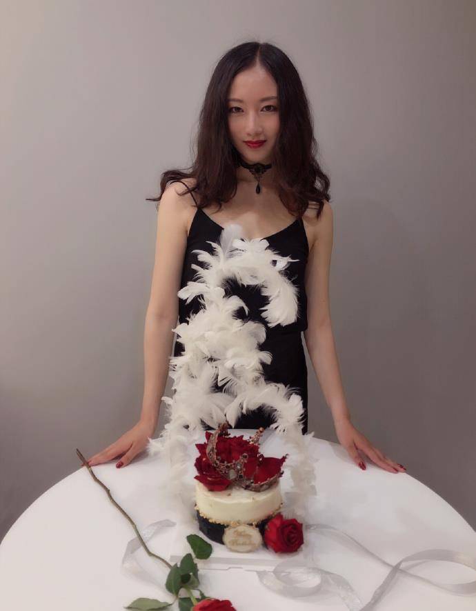 体操女神李红杨,身材傲人29岁仍单身,写真美出新高度