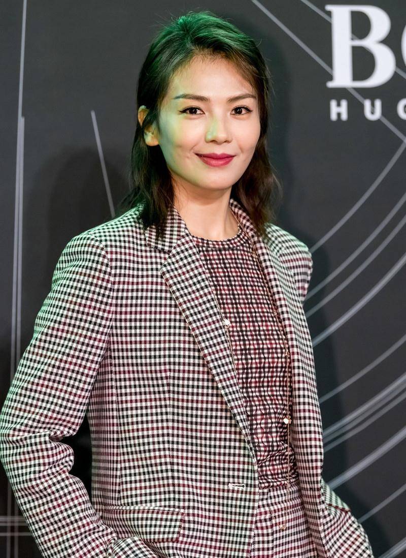 李冰冰40+御姐隔空PK！俞飞鸿失手刘涛变企业家，46岁李冰冰最叫人惊艳