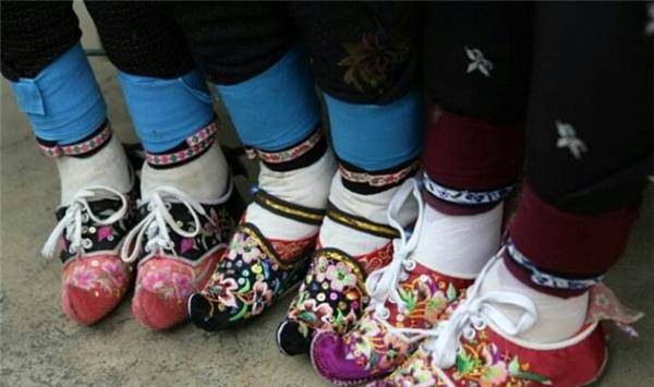 民国第一好哥哥 妹妹缠足喊痛 哥哥说不缠了 后来怎样了 张幼仪 张君 徐志摩