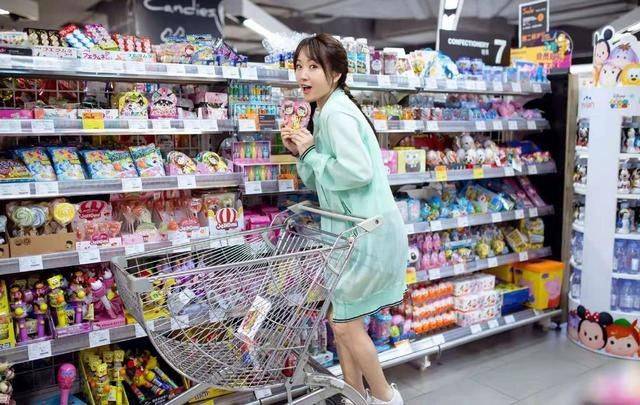 黑色 黑色束腰连衣裙