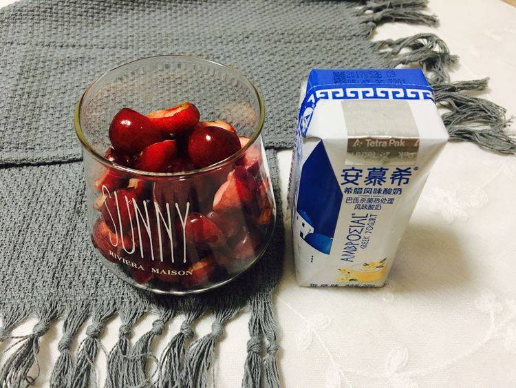 原创
樱桃酸奶奶昔,香甜可口,清热美味