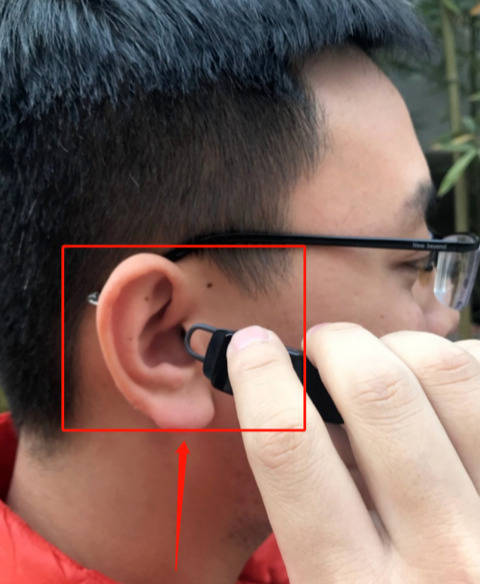 蓝牙耳机的橡胶圈戴法图片