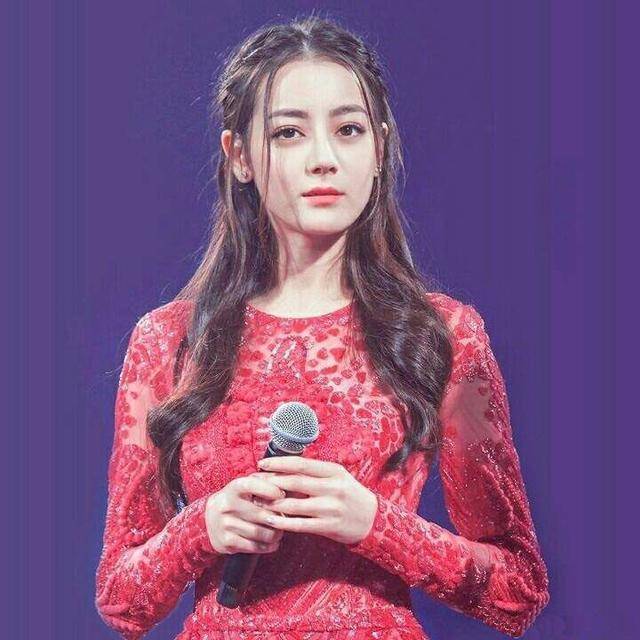 发型“发腮”成了女生们的集体恐惧，别慌！热巴的这3款发型来拯救你