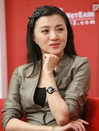 原创曾是春晚最美小品演员却因绯闻而抑郁今45岁靠走穴维持生计