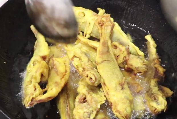原创
鲜香酥脆的椒盐小黄鱼,烹饪简单,营养好吃,不错的家常美味