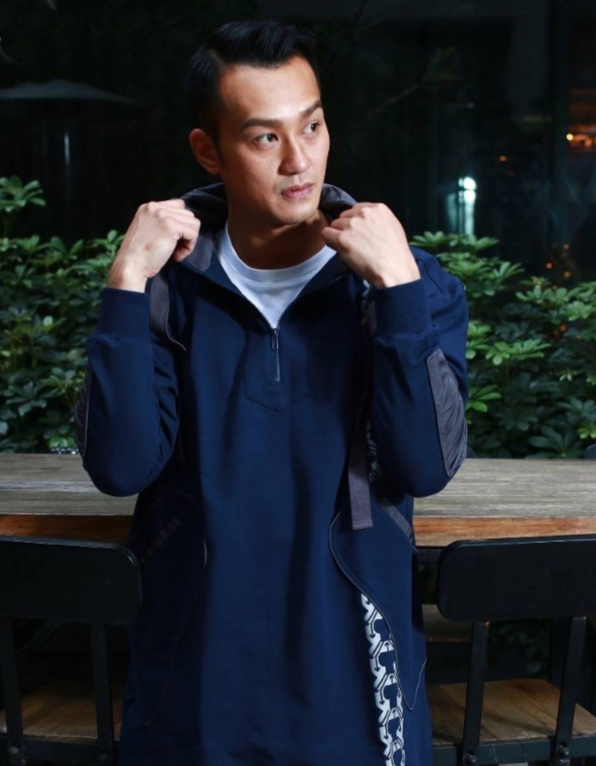 通过吴浩康与郭思琳被曝光的拟结婚通知书可知,吴浩康在职业一栏中