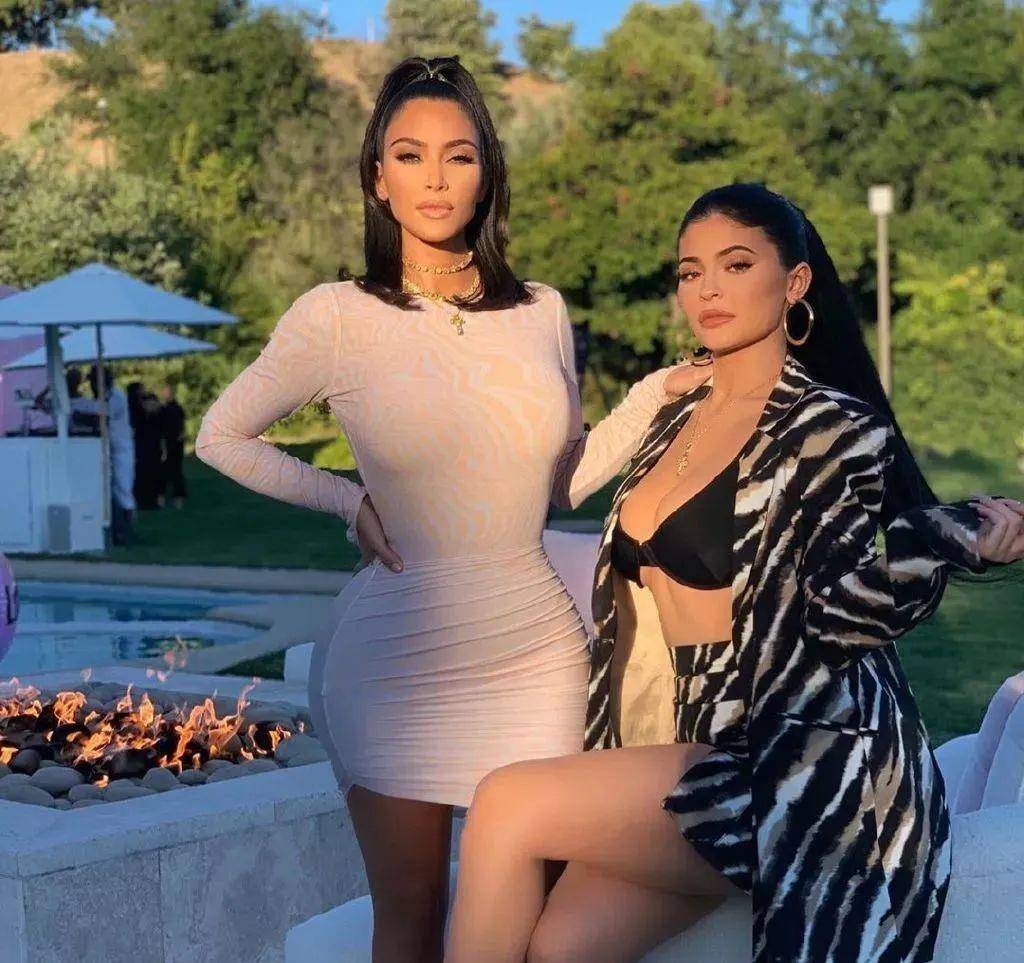 The明星扎堆建品牌,斯嘉丽·约翰逊创办护肤品The Outset