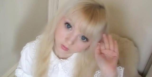 女神世界上“最白”的女孩:15岁的她,在网络上成千万粉丝的女神!