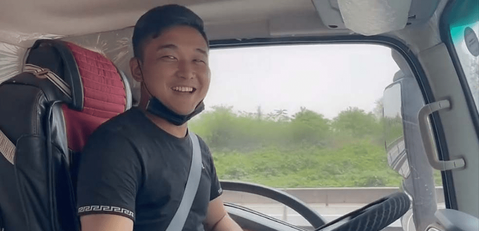 垃圾堆长大的刘阿楠拒绝400万年薪被千万粉丝催着捡破烂