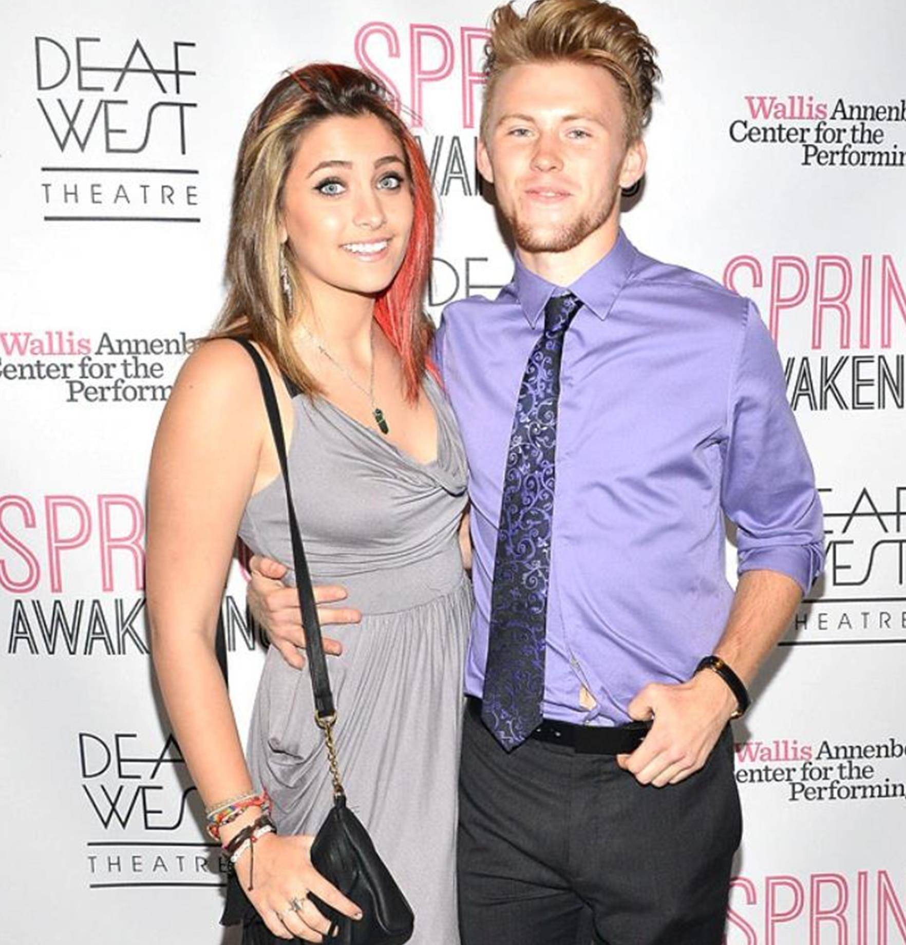 迈克尔杰克逊的女儿帕丽斯杰克逊在巴黎时装周展示的风格