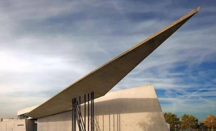 扎哈:建筑界少有的女性大佬,比男人更杀伐果断,人称建筑女魔头_工作