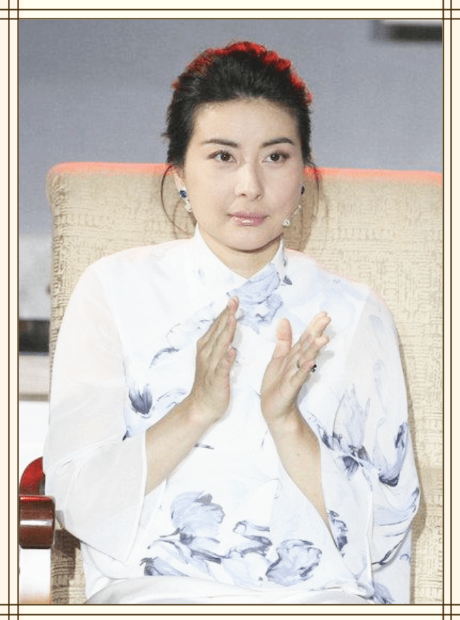 原创有一种美叫郭晶晶穿汉服陌上之花绽放成诗