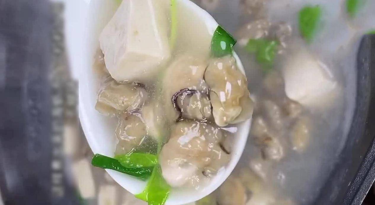 为何你煮的海蛎汤,又腥又难吃?第1步就搞错,大部人"不会洗"