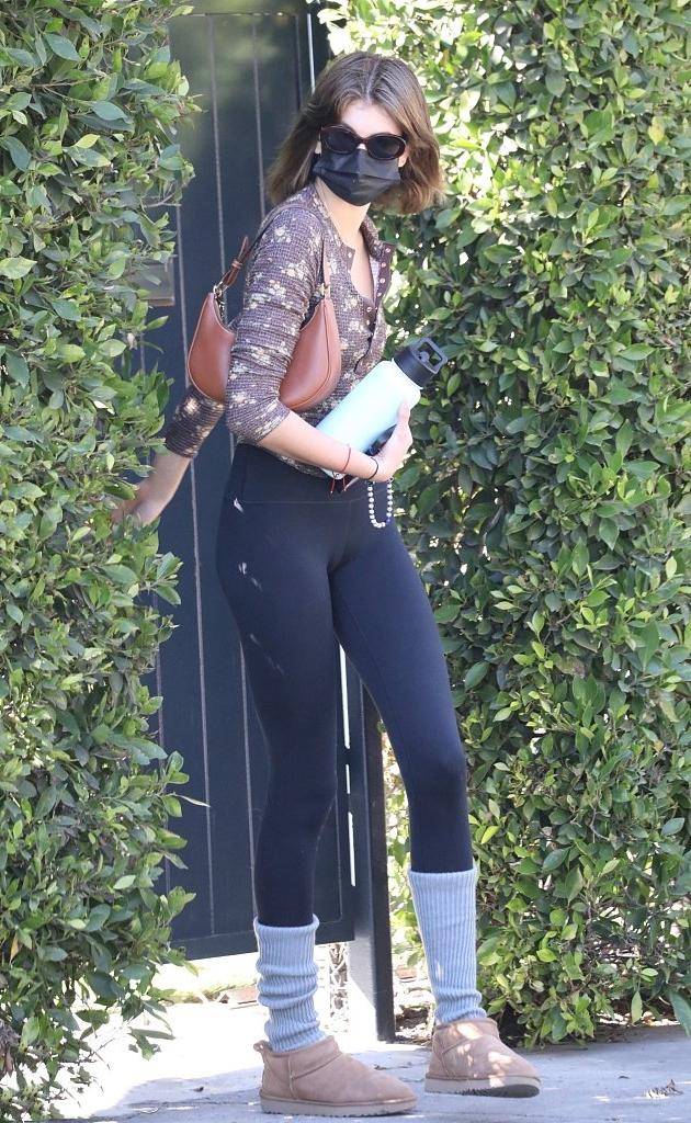 陈好也太能穿了,这么窄的裙子也穿得下,只是看着不太美观_紧身_身材