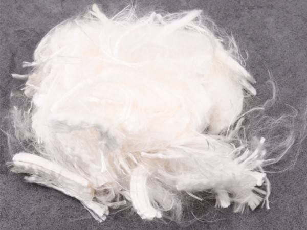 其不溶于水,其中最为常见的就是海藻酸钠,海藻酸钠也是制备海藻纤维的