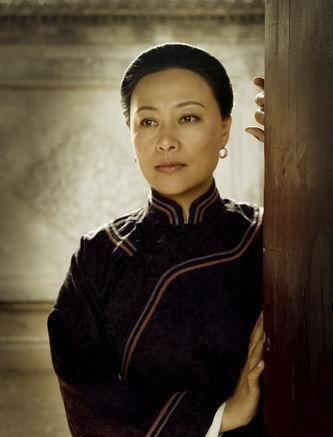 原创张嘉译前妻岳红坎坷人生患癌遭抛弃与女儿相依太心酸