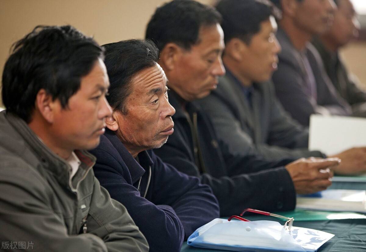 乡镇公务员开启"扩招"岗位,五险一金有编,大专生抓紧机会!