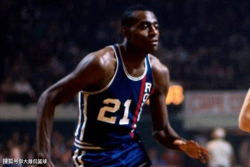 鲍勃乐福(1965)16鲍勃乐福是一个被低估的大个子,职业生涯七年,场均