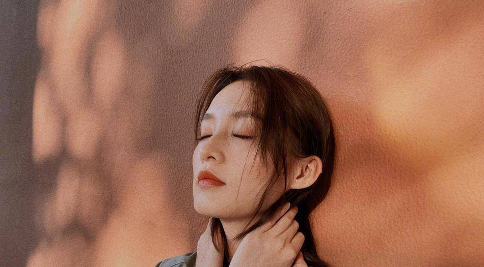 什么30岁的李沁看不出有任何少妇的感觉，有的只是青春少女的形象