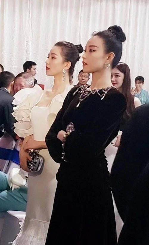 黑色刘诗诗倪妮新剧演情敌，素颜出镜反差大，网友：两个都是阿姨