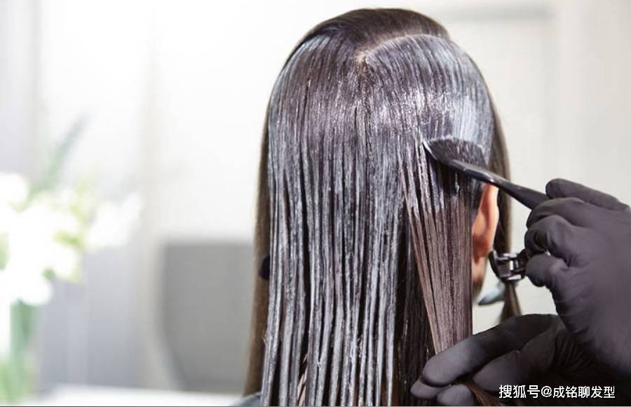 进行拉离子烫头发太干燥,做柔顺伤发吗?做不好更伤发,易反弹异味大
