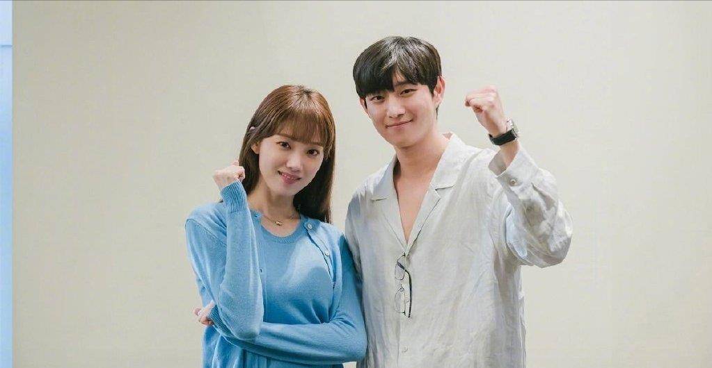 观点评论|《流星》公开围读剧本照，金永大合作李圣经，男帅女美