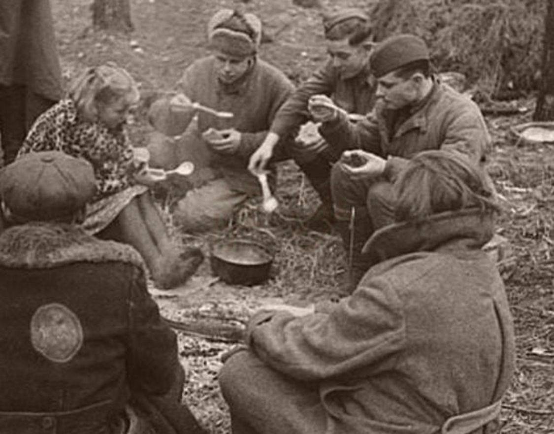 1918年1月28日托洛茨基组建红军_苏联_伙食_萨沙