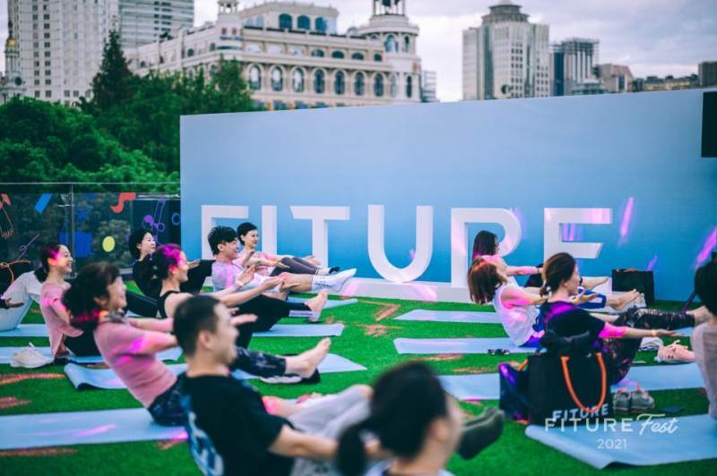 健身|FITURE智能健身镜优化教学模式 让更多人爱上瑜伽