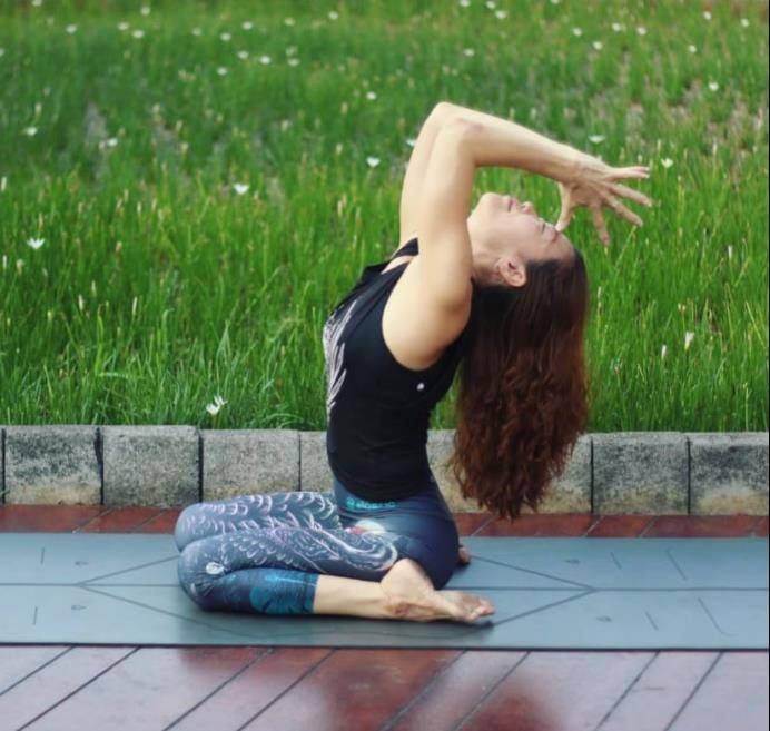 双手合十头像女 b9d6b10049714ff49d757757d357e9cc.jpeg