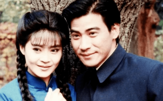 下巴“最丑紫薇”又整容，如今脸僵笑不出，这5位琼女郎都被整容毁了